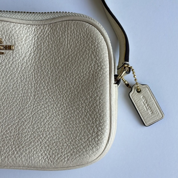 Coach white crossbody - Picture 3 of 9